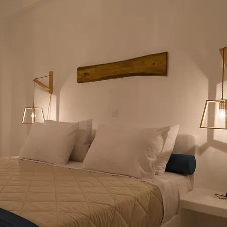 Santorini Crystal Blue Boutique מלון 4*
